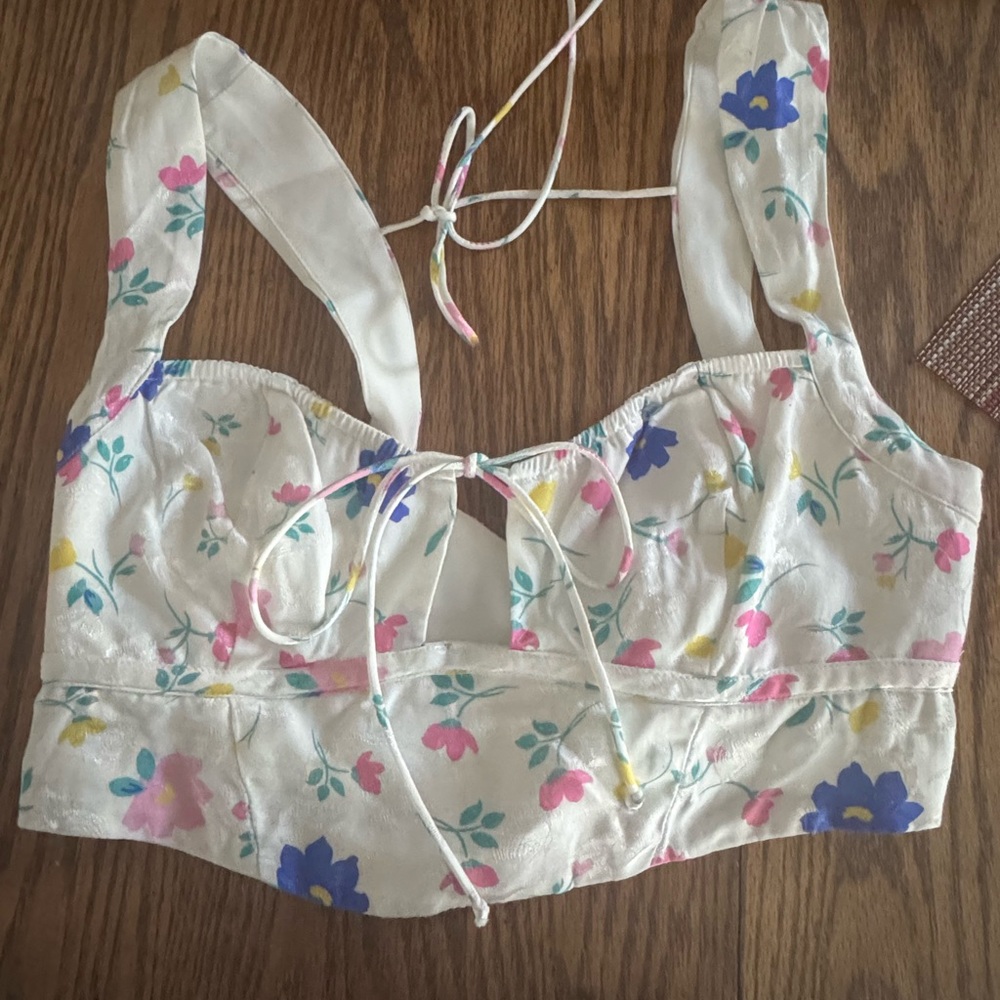 Floral Print Women's Top for Love and Lemons Farrah crop top